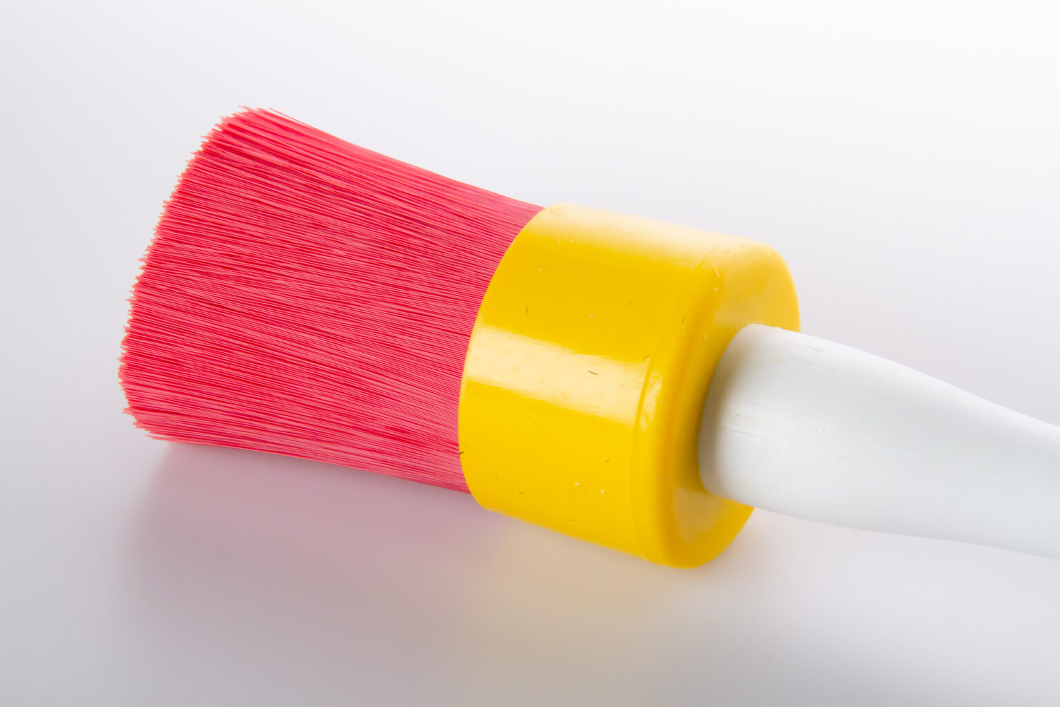 Round Grease Brush Poly Bristle 4.5cm (Red) Creeds Direct