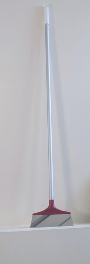 1360MM ALUMINUM HANDLE WITH POLYPROPYLENE GRIP WHITE WITH RED SCRAPER
